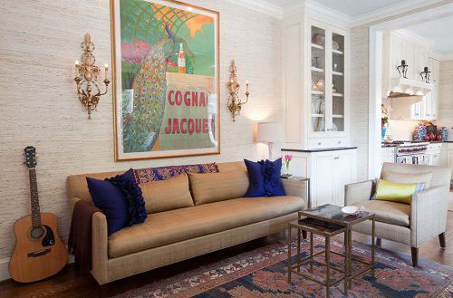 Những gam màu như be sẽ phù hợp với phòng khách có thiết kế đơn giản, chủ nhân sẽ không có cảm giác tường đơn điệu và kém hấp dẫn.